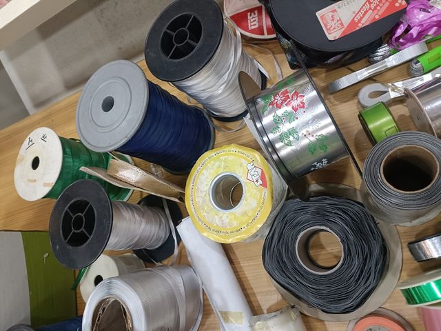 VENDITA: più di 60 nastri e nastri regalo