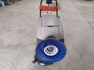 Fregadora limpieza  marca nilfisk ca 410