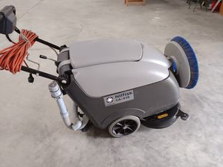 Fregadora limpieza  marca nilfisk ca 410