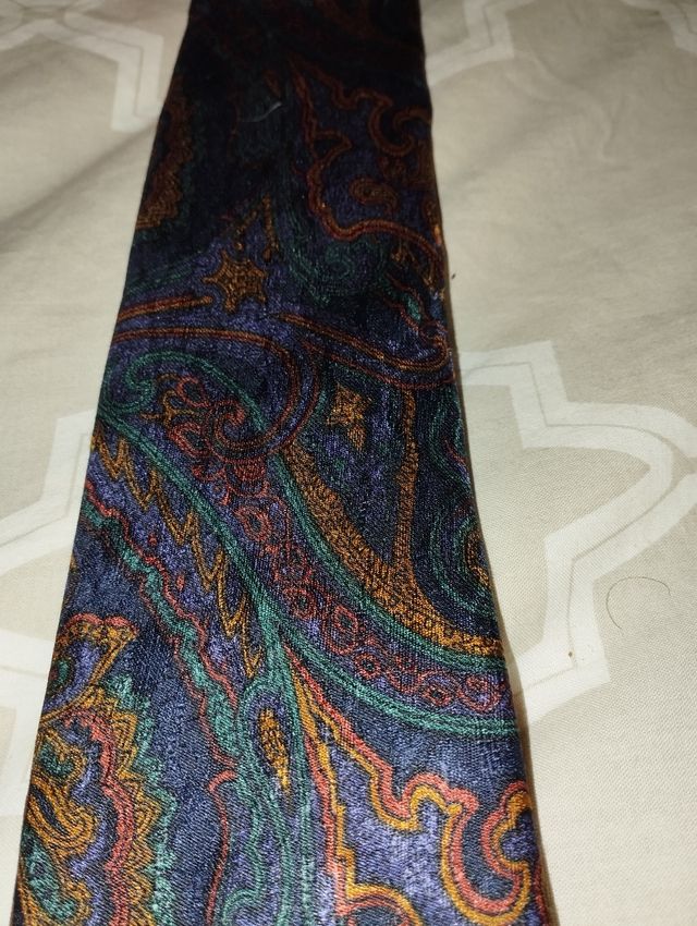 Corbata de seda natural. Grupo 10