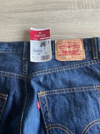 LEVI’S 210