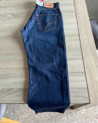 LEVI’S 210