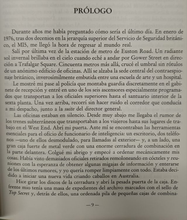 CAZADOR DE ESPIAS. CONFESION AUTOBIOGRAFICA DE UN JEFE DEL SERVICIO DE INTELIGENCIA.