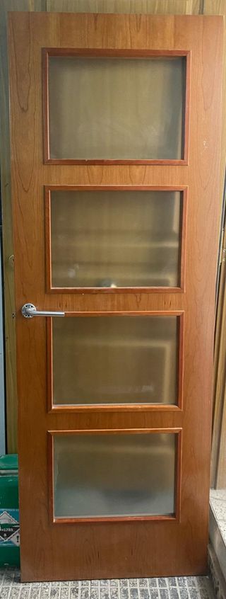 PUERTAS DE MADERA CON CRISTAL 30€