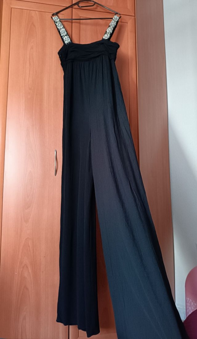 Mono largo pantalón. Zara