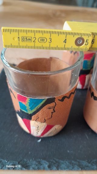 Bicchieri con rivestimento in cuoio