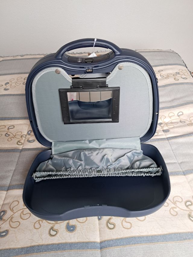 Neceser rigido sin estrenar