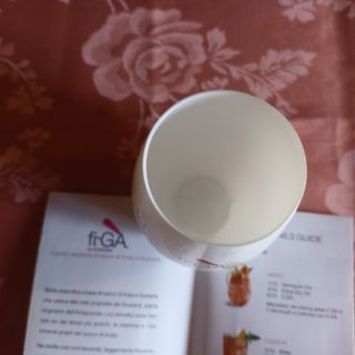 Bicchiere e cocktail guide.