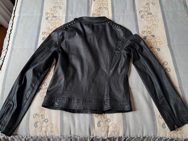 Chaqueta marca Promod talla 42 color negro