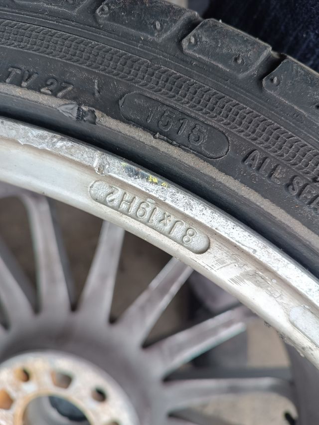 Llanta  OZ para BMW 235-35-19
