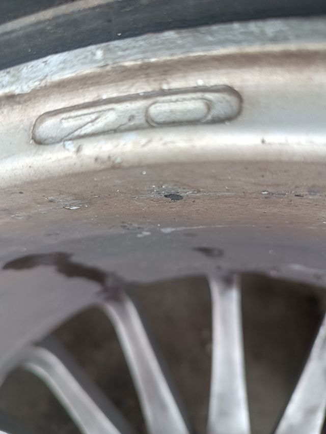 Llanta  OZ para BMW 235-35-19