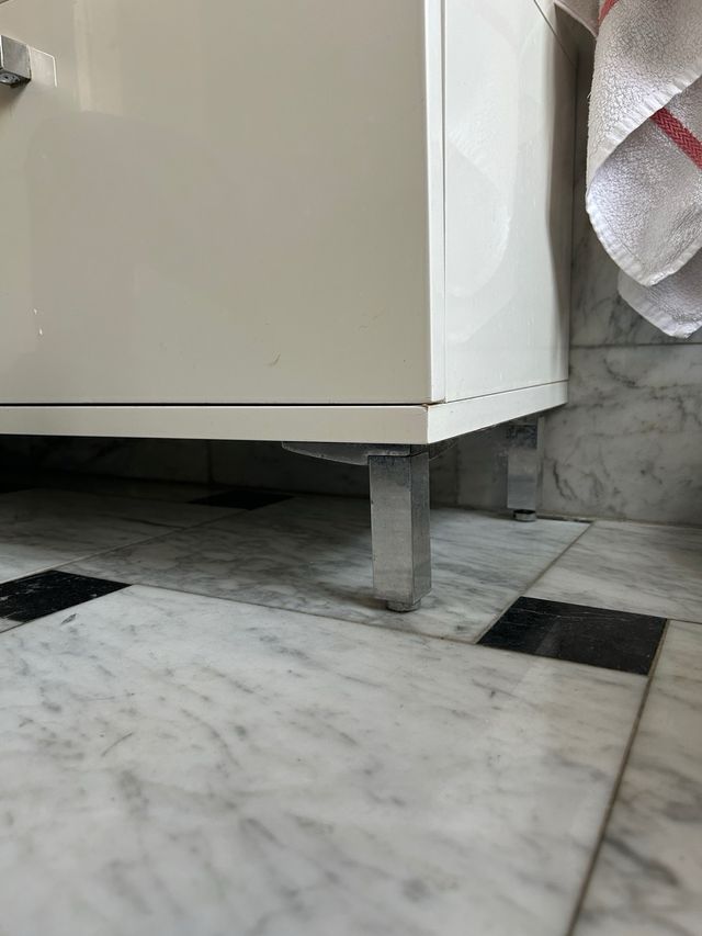 Mobile da bagno basso marca Antonio Lupi