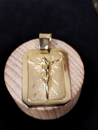 Colgante placa de 18k relieve cristo