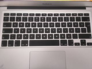 ORDENADOR APPLE MC BOOK 1369