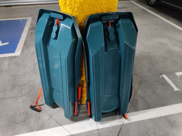 Slitta a due posti con freni laterali