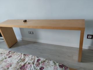 MESA, habitación.