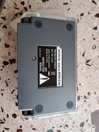 Handycam sony dcra-c121