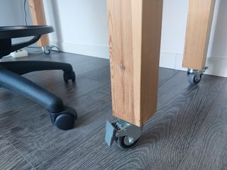 Mesa de trabajo+silla alta