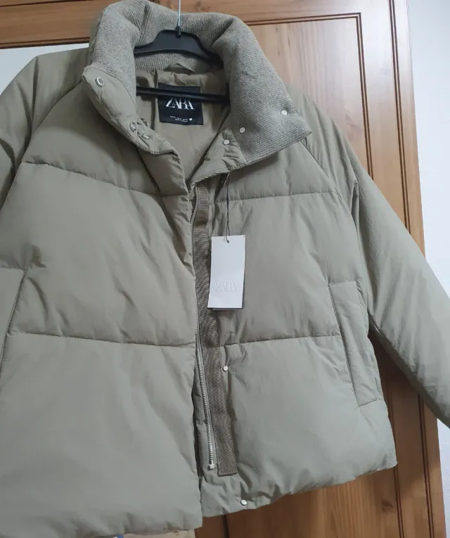 Abrigo verde claro Zara