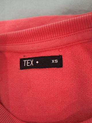 Sudadera rosa volantes