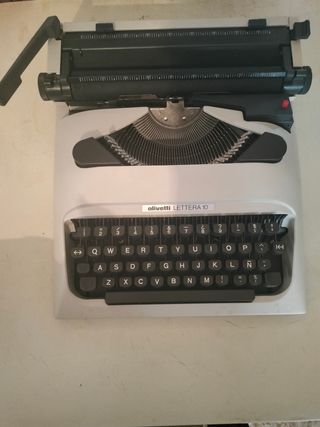 Se vende máquina de escribir