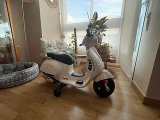 Moto vespa juguete