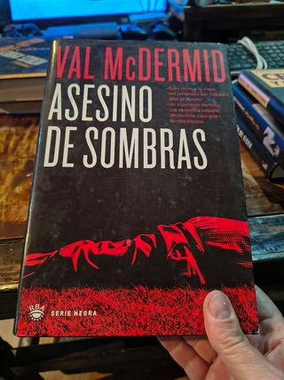 Novela negra, tapa dura