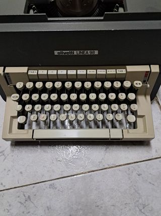 MAQUINA ESCRBIR OLIVETTI