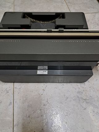 MAQUINA ESCRBIR OLIVETTI