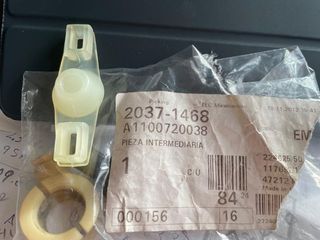 Pieza intermediaria acelerador W123