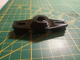 Pieza intermediaria acelerador W123