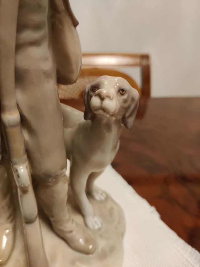 Figura in porcellana Hunter