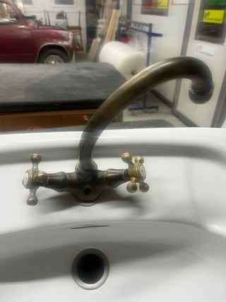 LAVABO ROCA CON PIE Y GRIFO