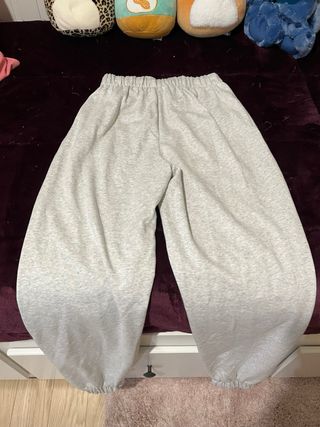 Pantalón de chandal gris Bershka