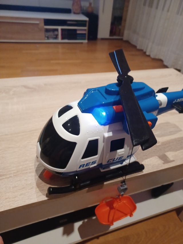 Helicoptero salvamento J-325