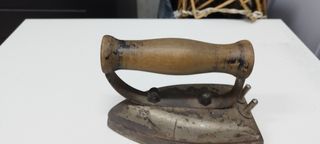 Antigua plancha eléctrica 125V