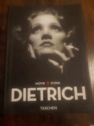 AUDREY HEPBURN 0111161