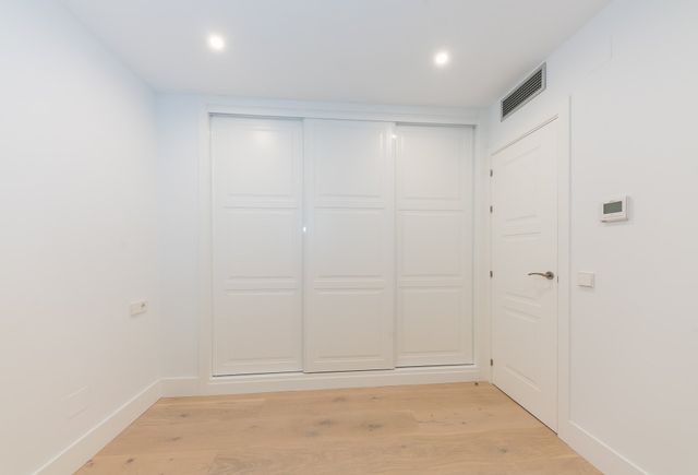 ARMARIOS A MEDIDA Y CARPINTERÍA · VALENCIA