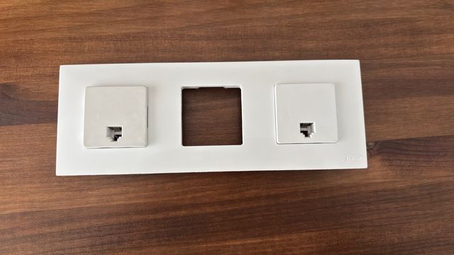 Toma de red Simon 27