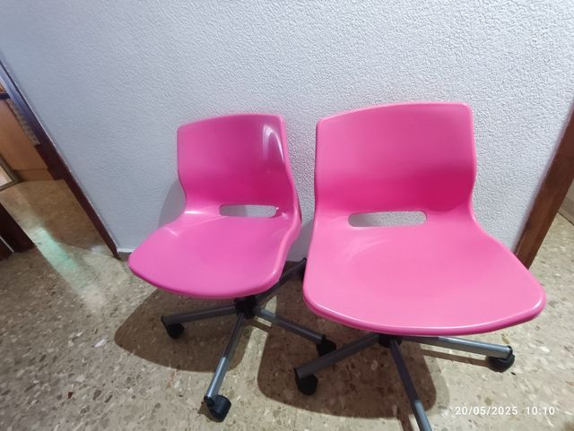 2 SILLAS DE ESCRITORIO