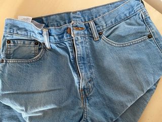 Pantalon levis 