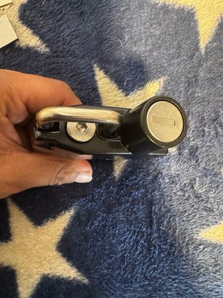 Candado para cascos