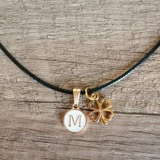 Colgante con inicial