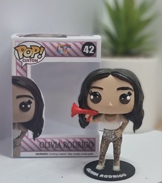 Olivia Rodrigo Figura 