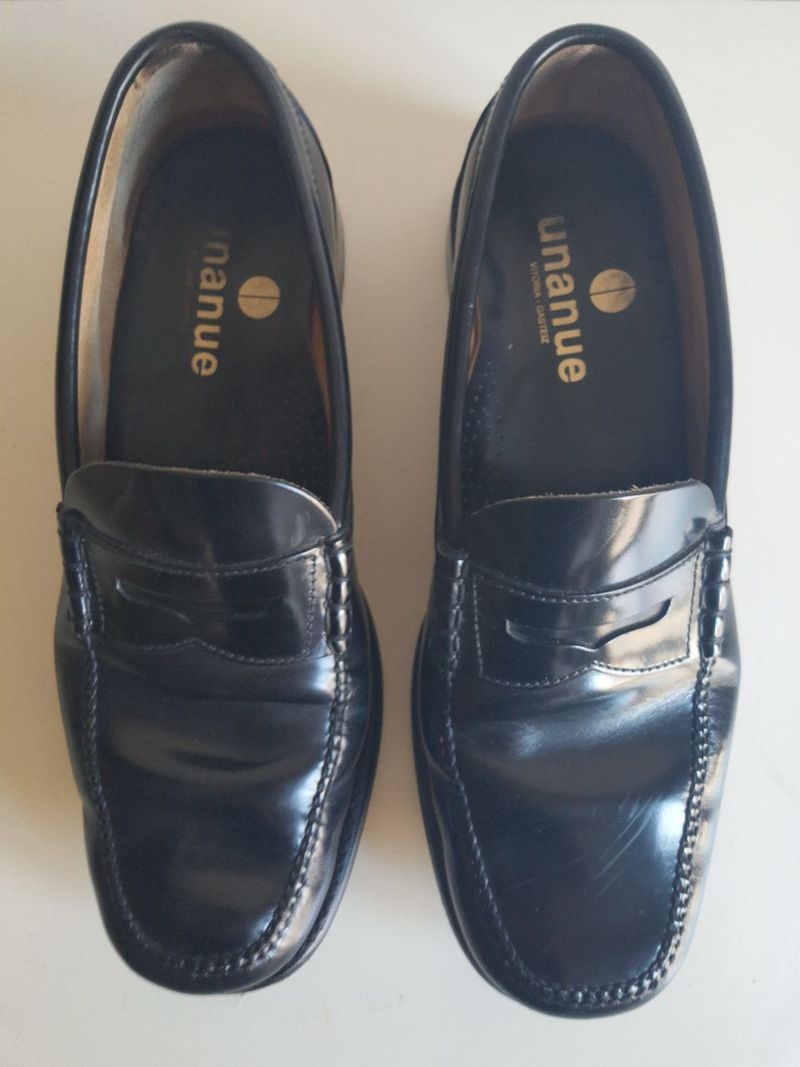 Zapatos mocasines Unanue talla 44 color negro de segunda mano por