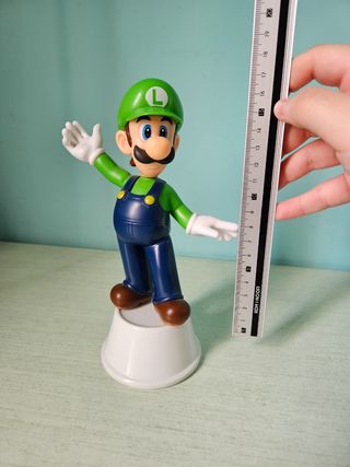 Luigi Super Mario Nintendo uovo di Pasqua Kinder