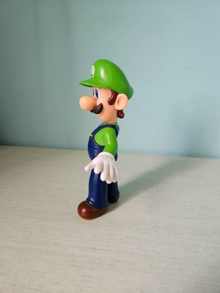 Luigi Super Mario Nintendo uovo di Pasqua Kinder