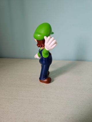 Luigi Super Mario Nintendo uovo di Pasqua Kinder