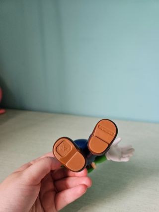 Luigi Super Mario Nintendo uovo di Pasqua Kinder