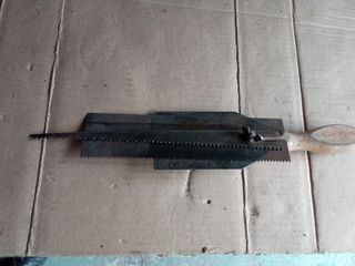 Serrucho y espátula todo en 1